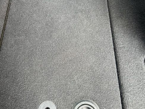 Used 2025 Chrysler Pacifica Select image 44