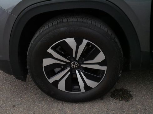 Used 2024 Volkswagen Atlas Cross Sport SE image 15