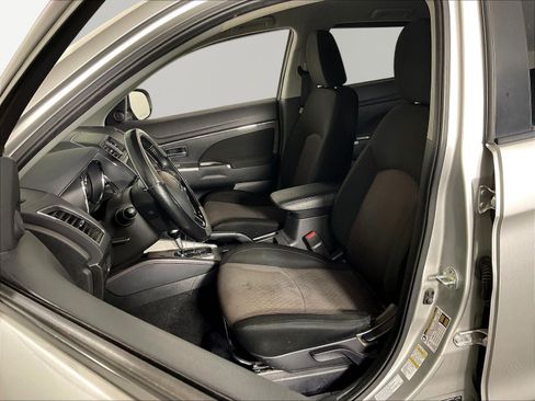Used 2019 Mitsubishi Outlander Sport SE FWD image 20