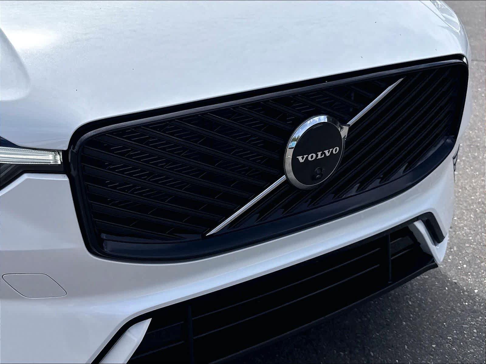 New 2026 Volvo XC60 T8 Plus w/ Climate Package PRO AWD/4WD image 34