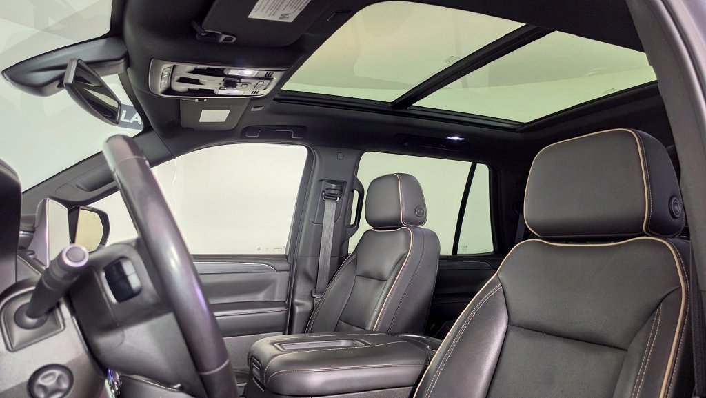 Used 2021 GMC Yukon SLT w/ SLT Luxury Plus Package AWD/4WD image 13