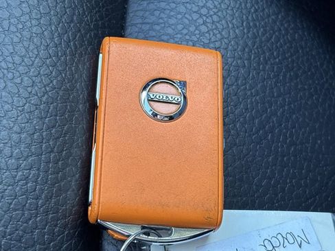 Used 2024 Volvo XC60 B5 Plus image 41