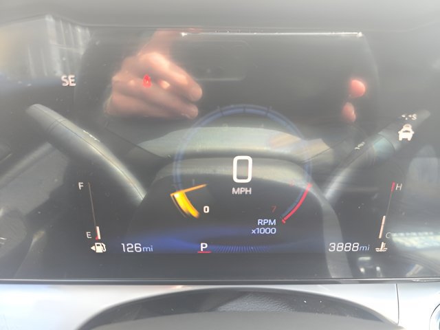 Used 2025 Chevrolet Trax LT w/ LT Convenience Package FWD image 12