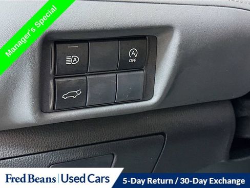 Used 2023 Toyota Highlander L image 13