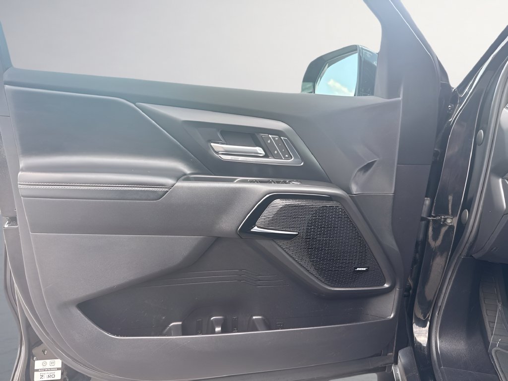 Used 2025 Chevrolet Silverado EV LT AWD/4WD image 25
