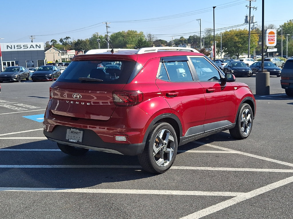 Used 2024 Hyundai Venue Limited FWD image 6