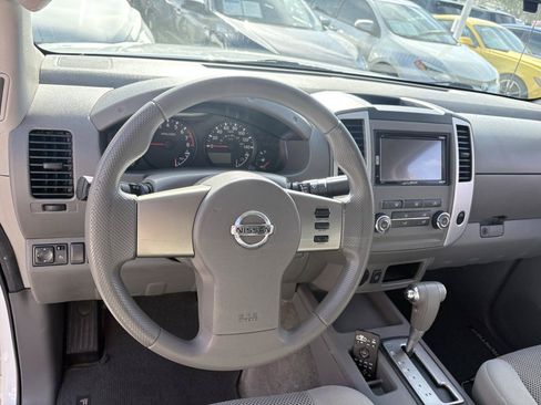 Used 2011 Nissan Frontier SV RWD image 10