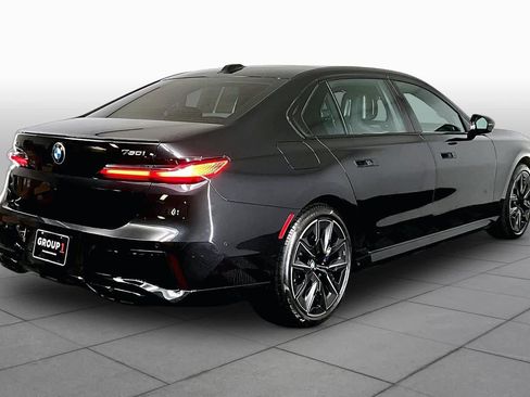 Used 2023 BMW 760i xDrive AWD/4WD image 13