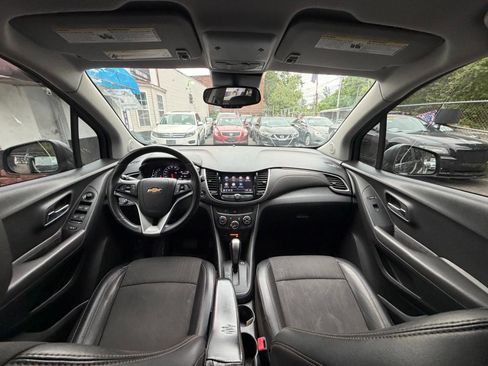Used 2018 Chevrolet Trax LT w/ LT Convenience Package AWD/4WD image 36