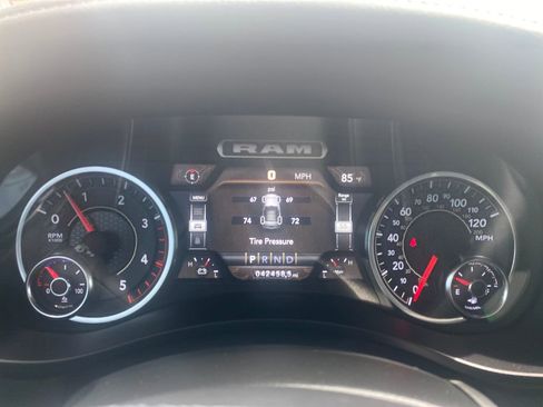 Used 2024 RAM 2500 Laramie AWD/4WD image 9