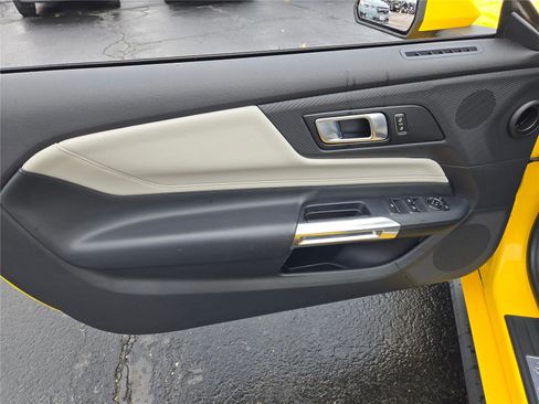 Used 2024 Ford Mustang Premium image 18