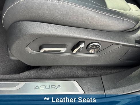 Used 2025 Acura RDX SH-AWD image 17