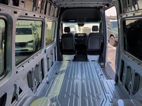 Used 2022 Mercedes-Benz Sprinter 3500 image 34