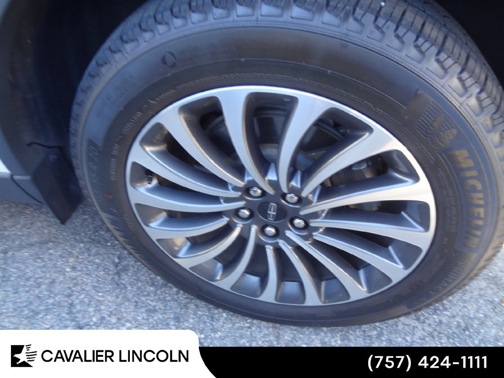 Used 2023 Lincoln Aviator AWD w/ Premium Package image 11