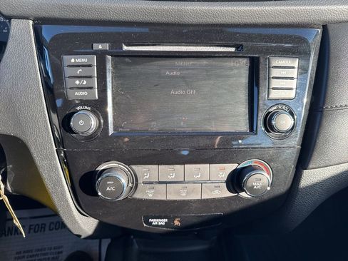 Used 2019 Nissan Rogue S image 25