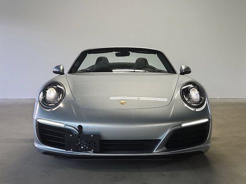 Used 2017 Porsche 911 Carrera RWD image 8