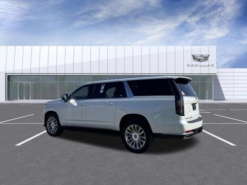 Certified 2023 Cadillac Escalade ESV Premium Luxury AWD/4WD image 4