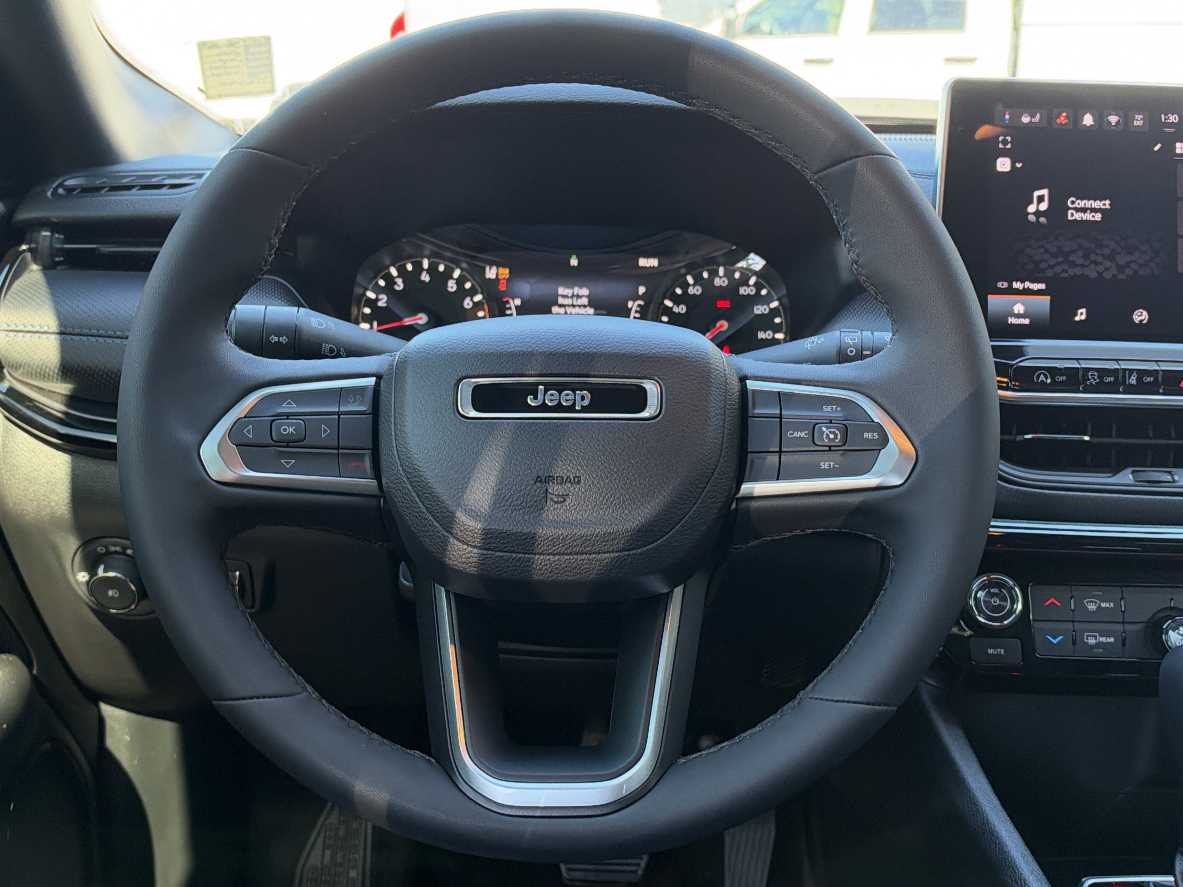 Used 2026 Jeep Compass Latitude AWD/4WD image 28