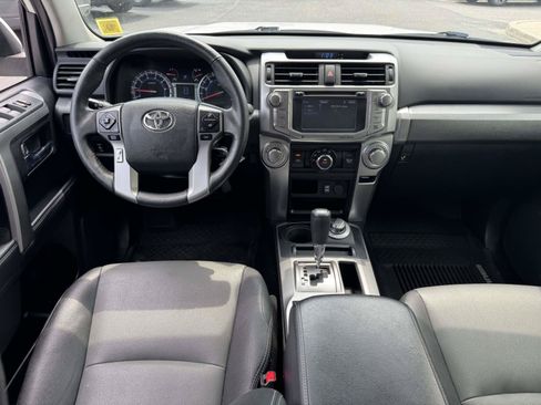 Used 2018 Toyota 4Runner SR5 Premium AWD/4WD image 11