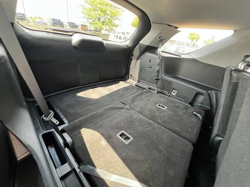 Used 2024 Ford Explorer XLT w/ Equipment Group 202A AWD/4WD image 28