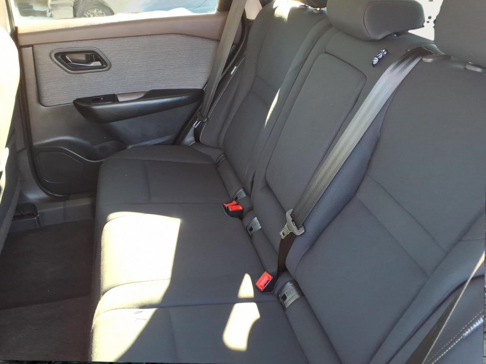 Used 2023 Nissan Rogue S AWD/4WD image 13