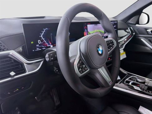 New 2026 BMW X5 xDrive40i w/ M Sport Package AWD/4WD image 9