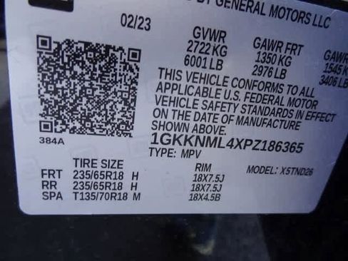 Used 2023 GMC Acadia SLT image 48