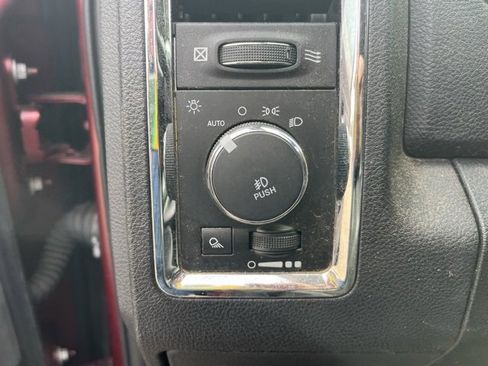 Used 2017 RAM 1500 Laramie w/ Convenience Group image 7