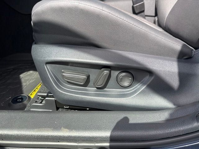 Used 2026 Toyota Camry XLE FWD image 21