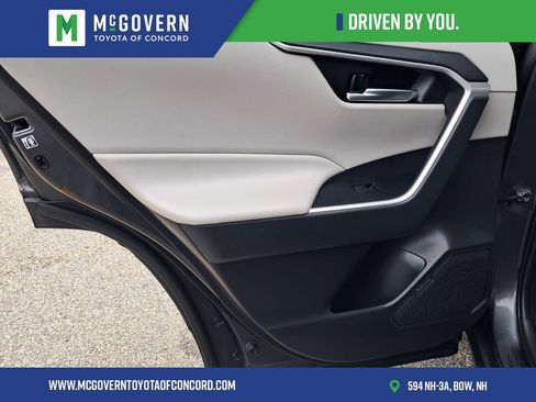 Used 2019 Toyota RAV4 XLE w/ Convenience Package AWD/4WD image 16