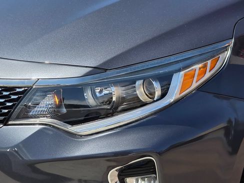 Used 2018 Kia Optima S FWD image 6
