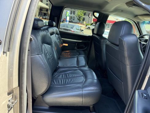 Used 2002 GMC Sierra 3500 4x4 Crew Cab w/ SLT Marketing Option Pkg image 21