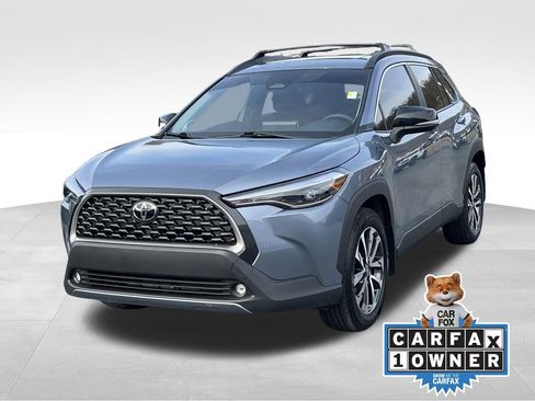 Used 2025 Toyota Corolla Cross XLE w/ Convenience Package image 8