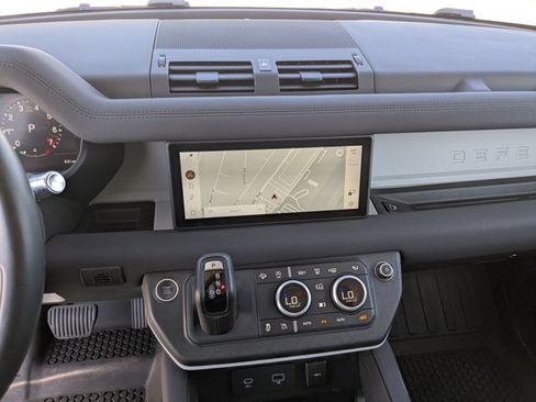 Used 2022 Land Rover Defender 110 SE AWD/4WD image 12