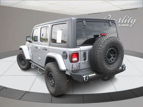 Used 2021 Jeep Wrangler Unlimited Sahara AWD/4WD image 6