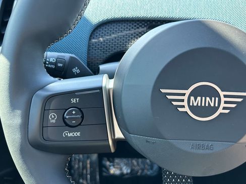 Used 2025 MINI Cooper Countryman SE w/ Comfort Package Max image 19