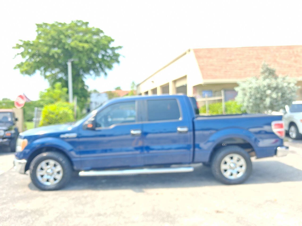 Used 2012 Ford F150 XLT w/ XLT Chrome Pkg RWD image 9