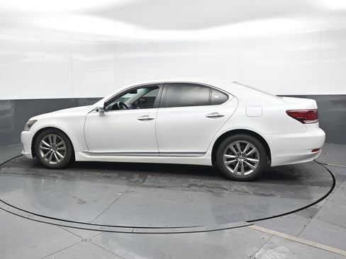 Used 2013 Lexus LS 460 AWD w/ Comfort Pkg image 7