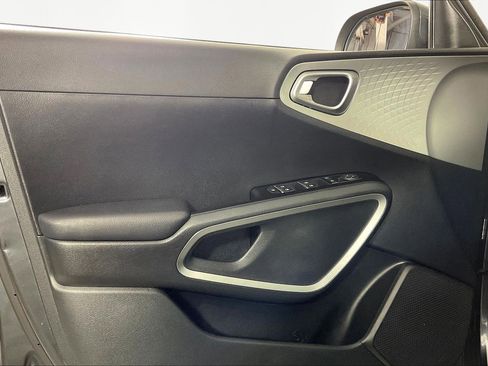 Used 2022 Kia Soul LX FWD image 19