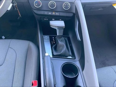 New 2026 Hyundai Elantra SE FWD image 8