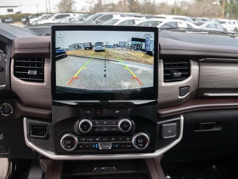 Used 2024 Ford Expedition Limited image 24