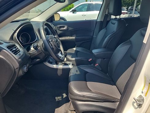 Used 2019 Jeep Compass Latitude w/ Popular Equipment Group AWD/4WD image 14