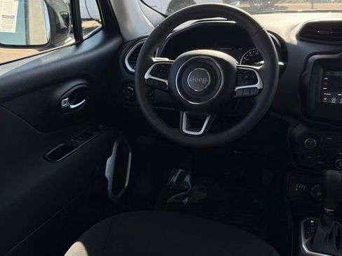 Certified 2021 Jeep Renegade Latitude image 12