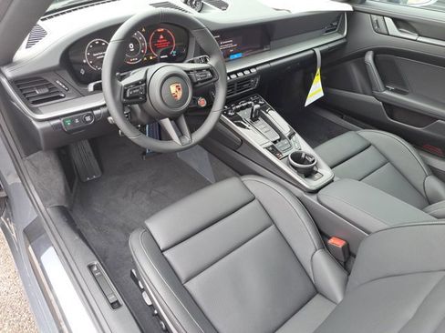 Used 2026 Porsche 911 Carrera image 4