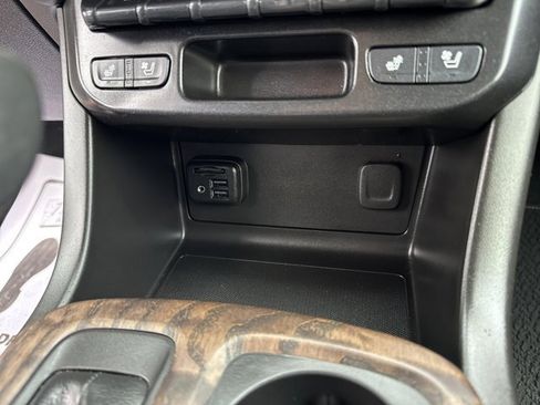 Used 2021 GMC Canyon Denali image 20