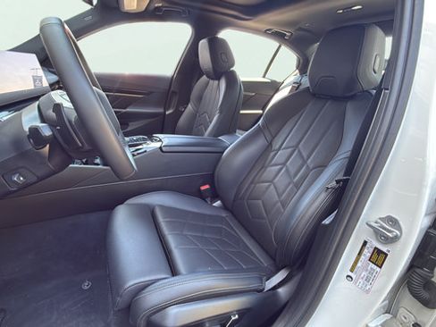 Used 2025 BMW 530i RWD image 14