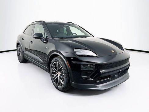 New 2026 Porsche Macan 4 Electric image 7