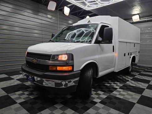 Used 2020 Chevrolet Express 3500 w/ Power Convenience Package RWD image 30