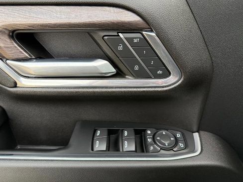 Used 2024 Chevrolet Silverado 2500 LTZ w/ LTZ Premium Package image 18