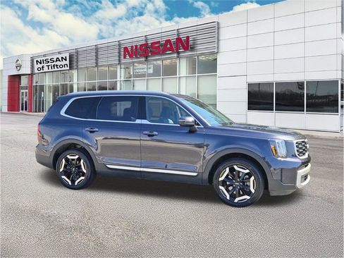 Used 2025 Kia Telluride S image 3